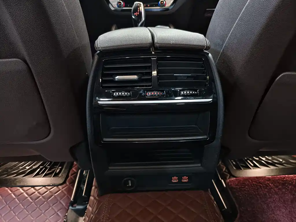 BMW 5 Series 2020 — фото 14