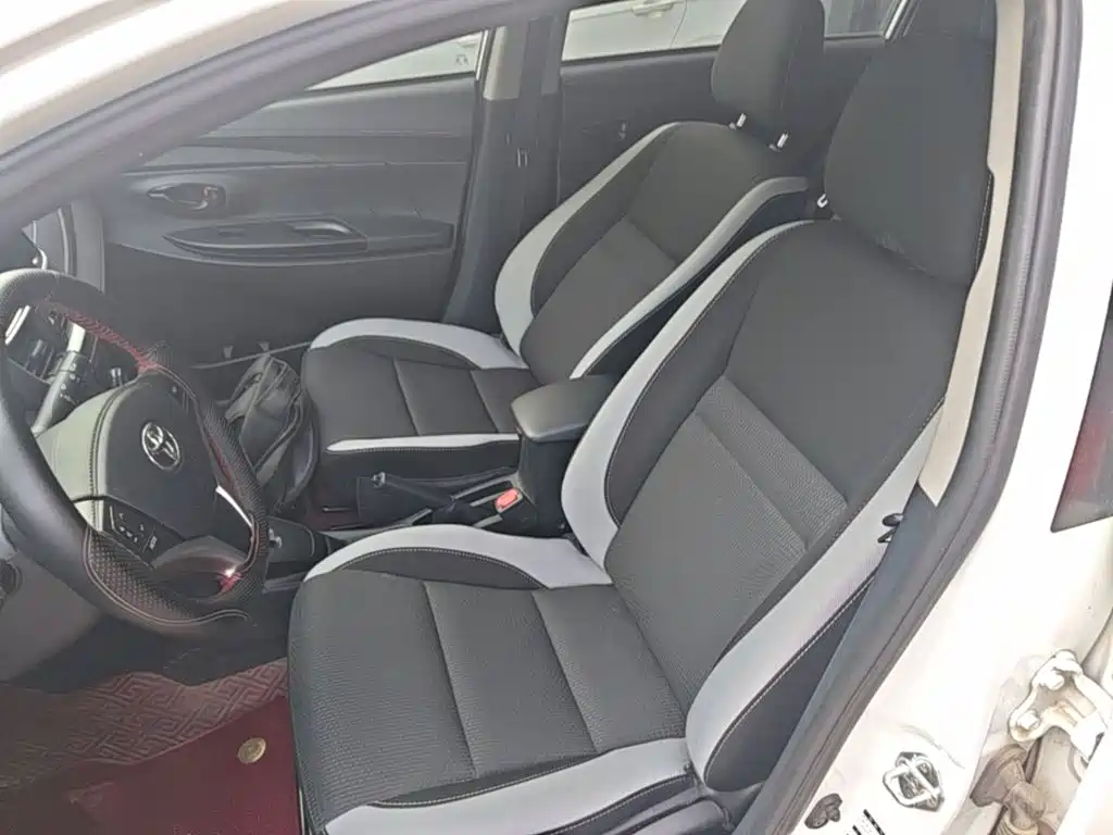 Toyota Yaris L 2022 — фото 15