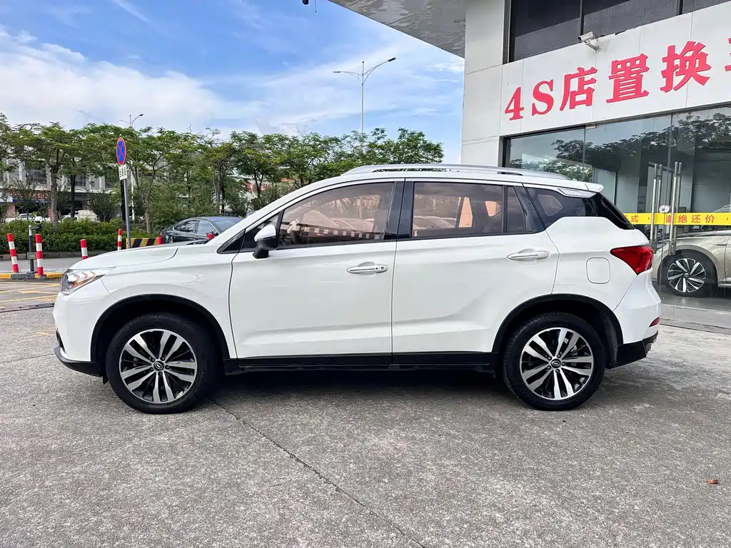 GAC Trumpchi GS4 New Energy 2018 — фото 7