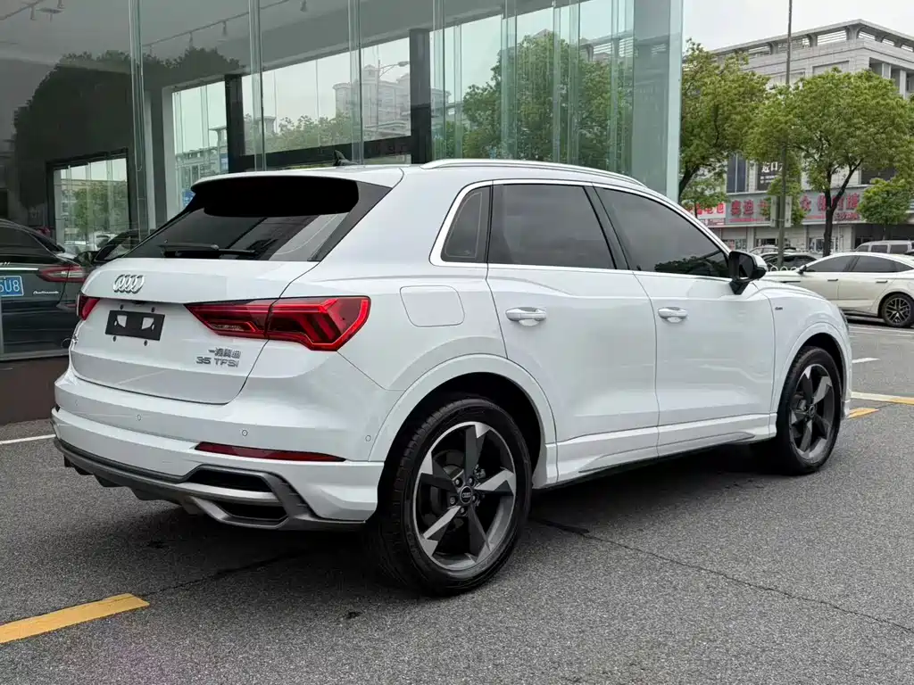 Audi Q3 2022 — фото 10