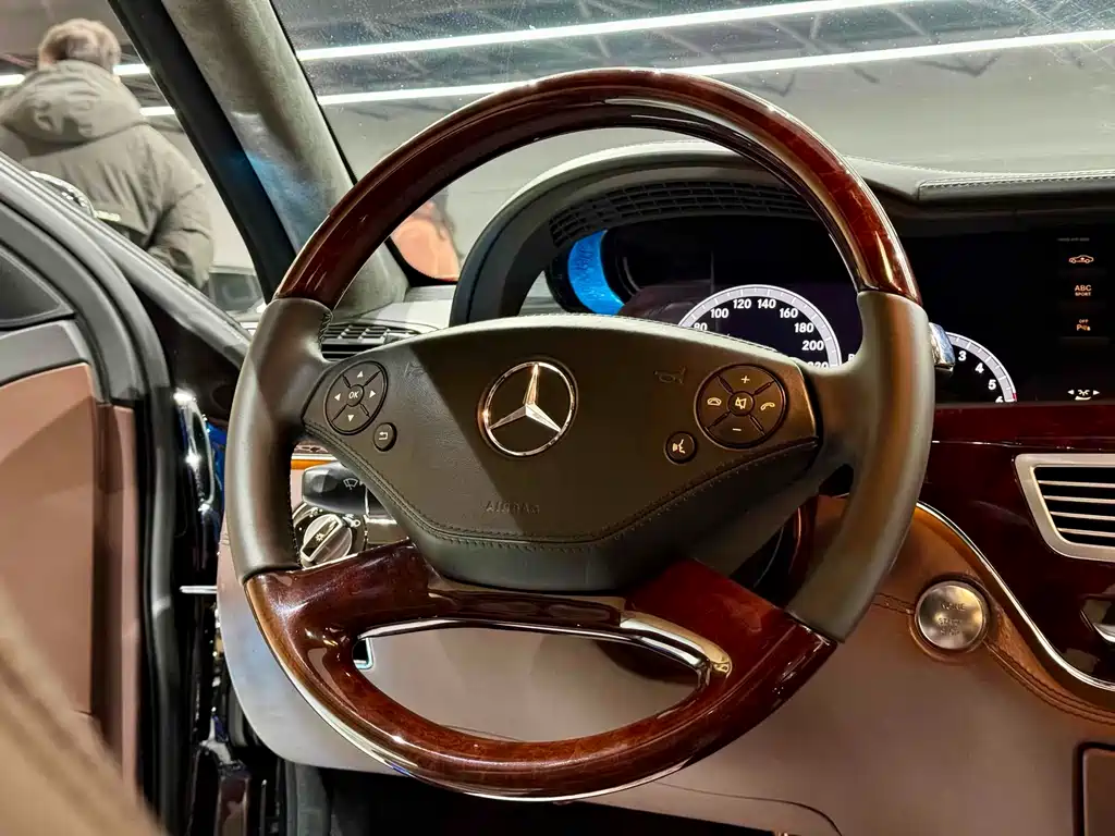 Mercedes-Benz S-Class 2011 — фото 12