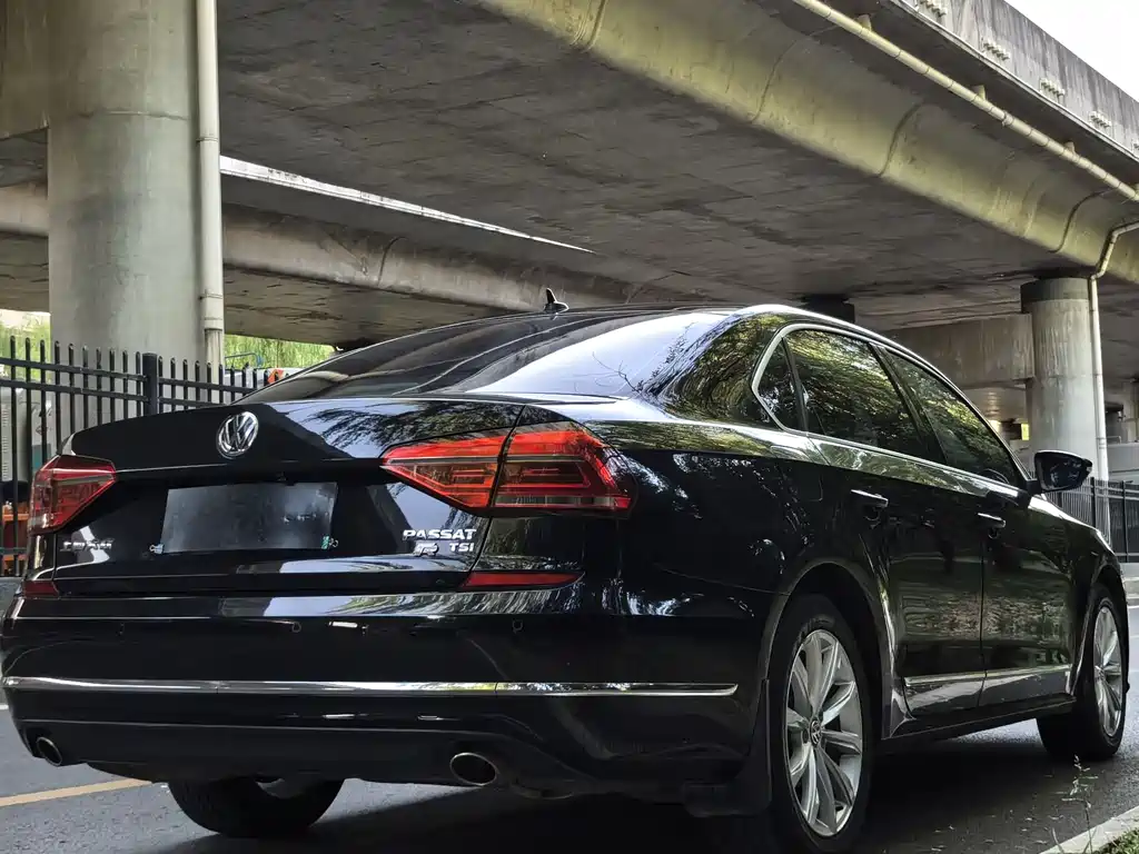 Volkswagen Passat 2016 — фото 11