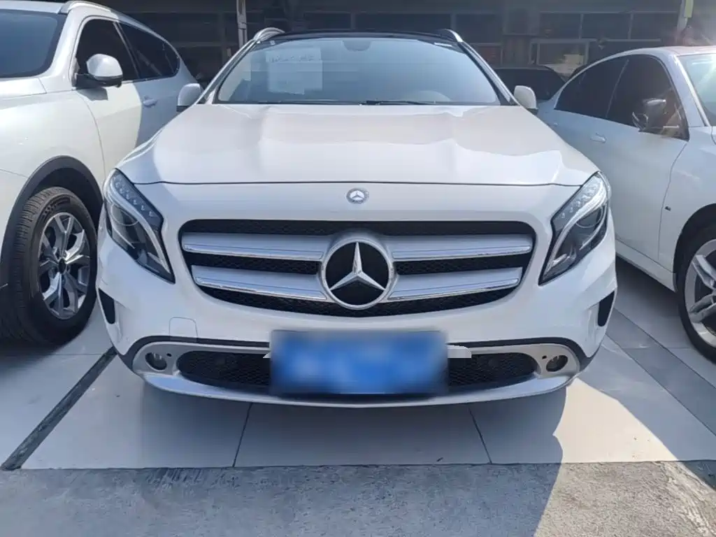 Mercedes-Benz GLA 2015