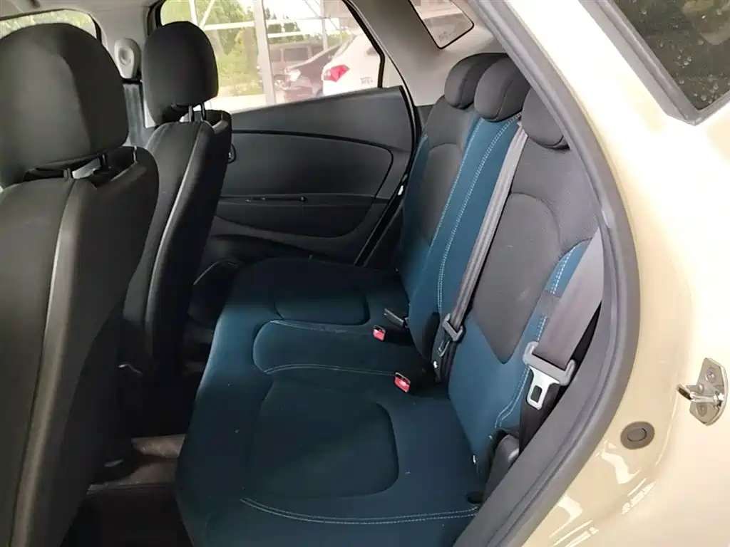 Renault Captur 2018 — фото 17