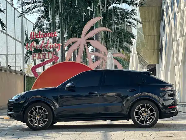Porsche Cayenne 2022
