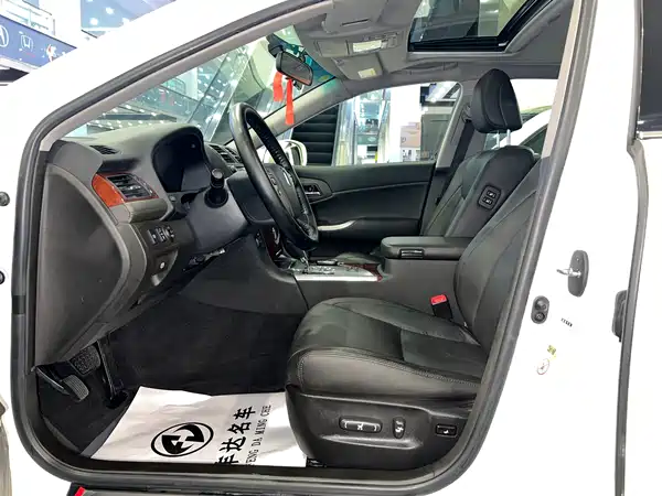 Toyota Crown 2012