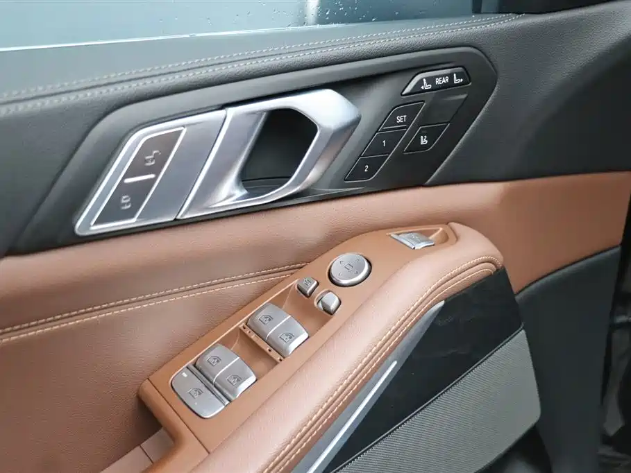 BMW X7 2021 — фото 11