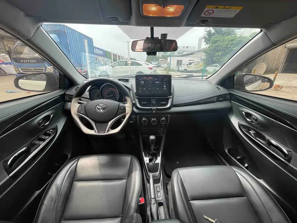 Toyota Yaris L 2022