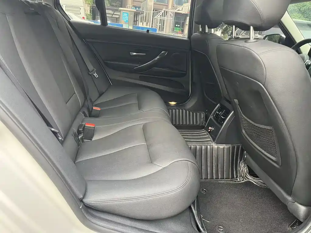 BMW 3 Series 2015 — фото 14