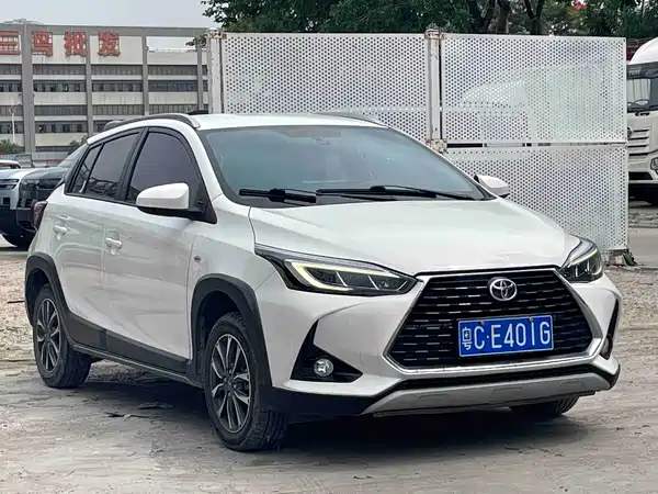Toyota Yaris L 2022