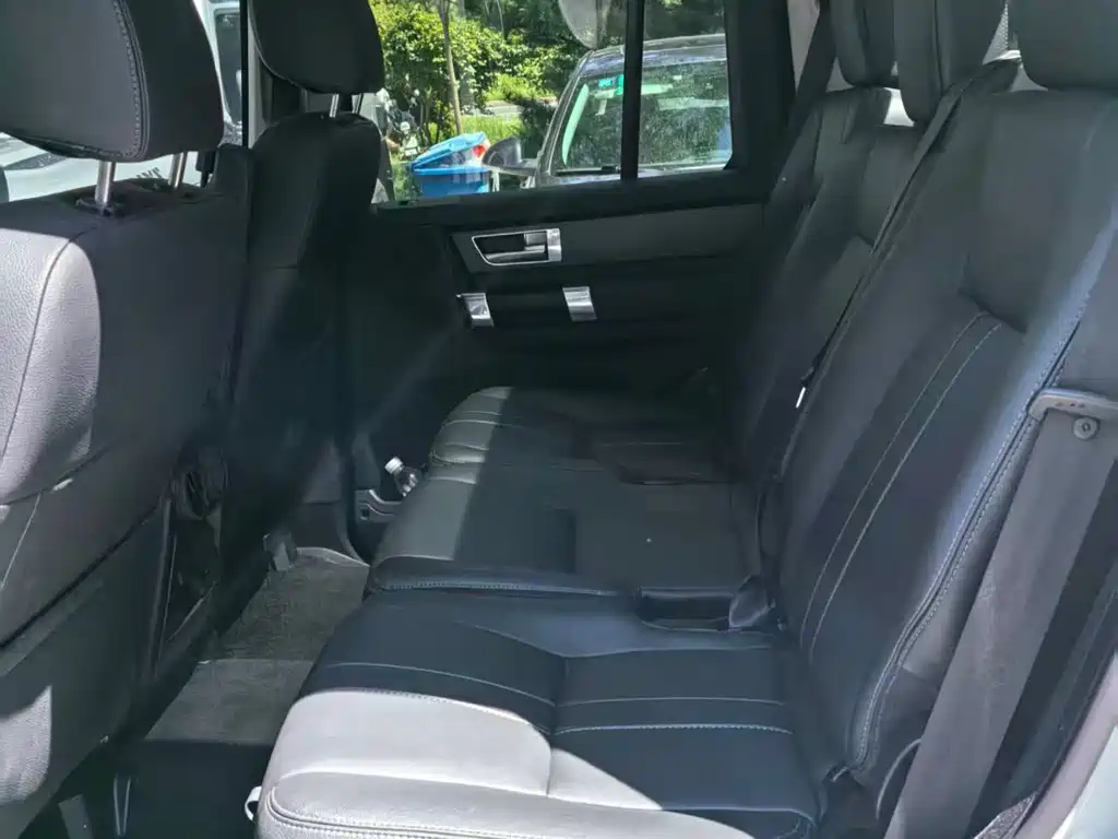 Land Rover Discovery 2015 — фото 9
