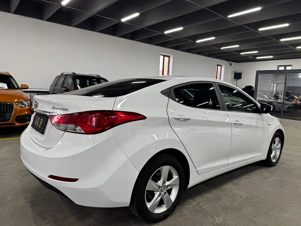 Hyundai Elantra 2014