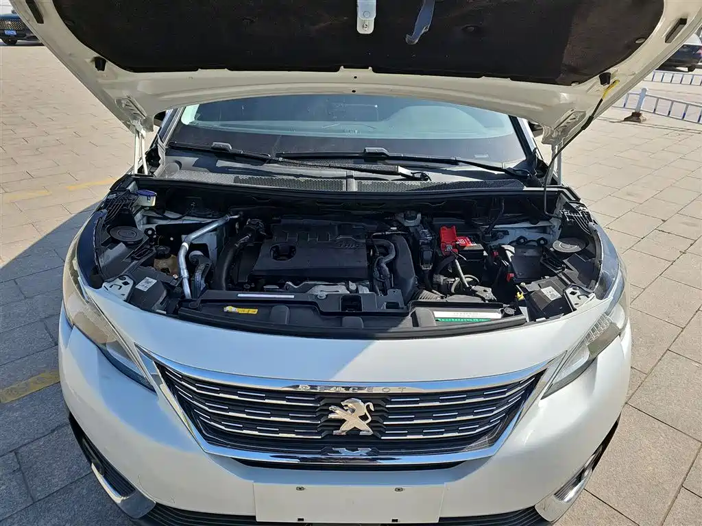 Peugeot 5008 2018 — фото 18