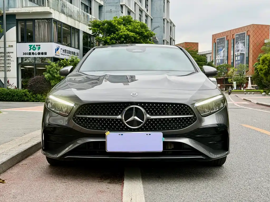 Mercedes-Benz A-Class 2024 — фото 2