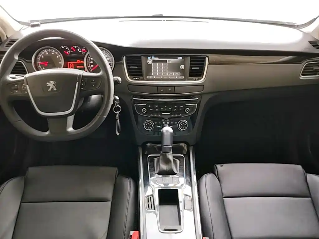Peugeot 508 2015 — фото 10