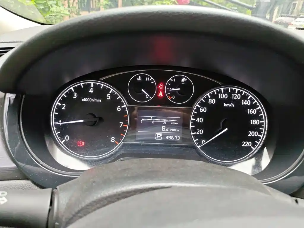 Nissan Tiida 2015 — фото 8