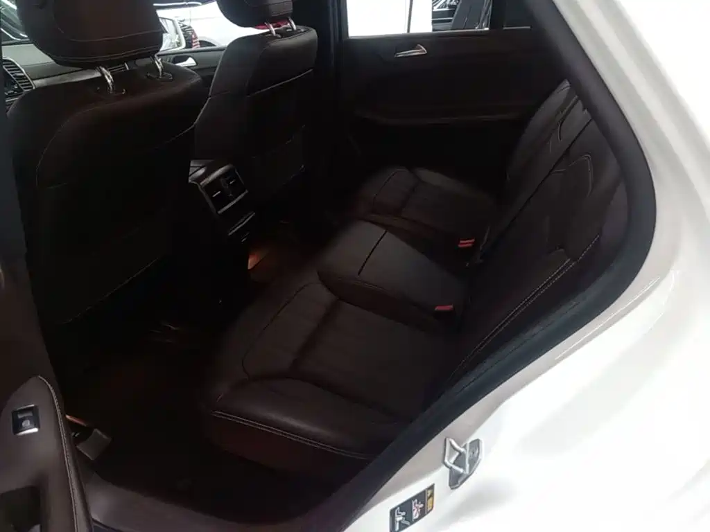 Mercedes-Benz GLE 2017 — фото 17