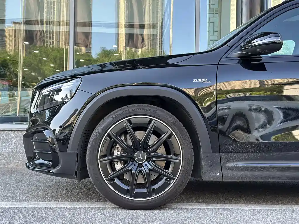 Mercedes-Benz GLB AMG 2025 — фото 17