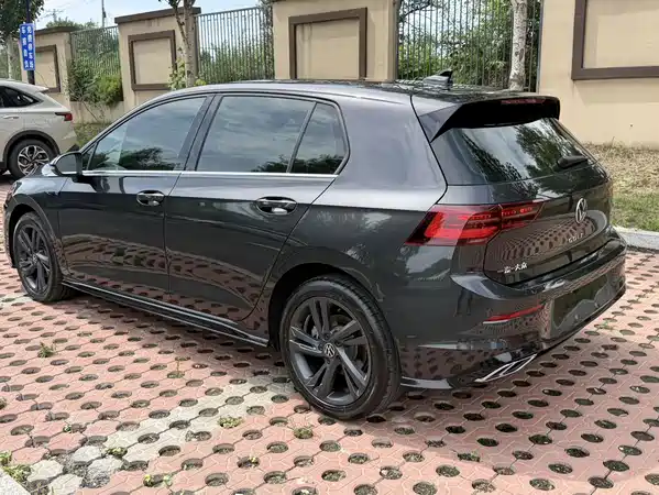 Volkswagen Golf 2023
