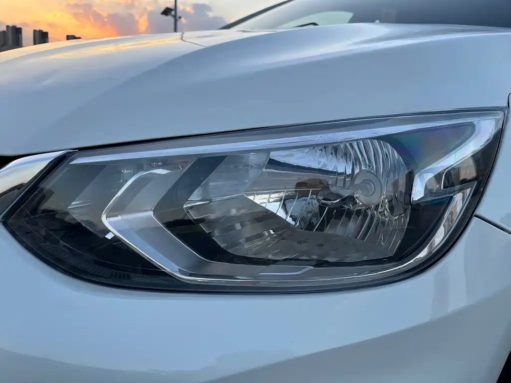 Chevrolet Cavalier 2020 — фото 12