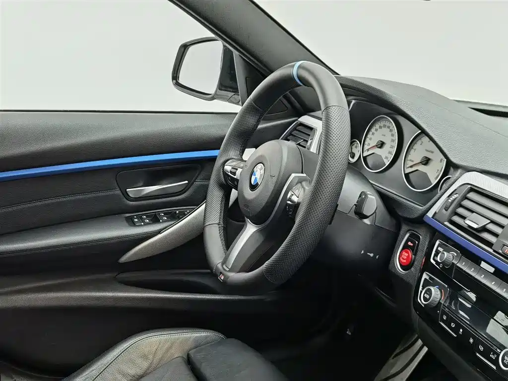 BMW 3 Series 2018 — фото 22