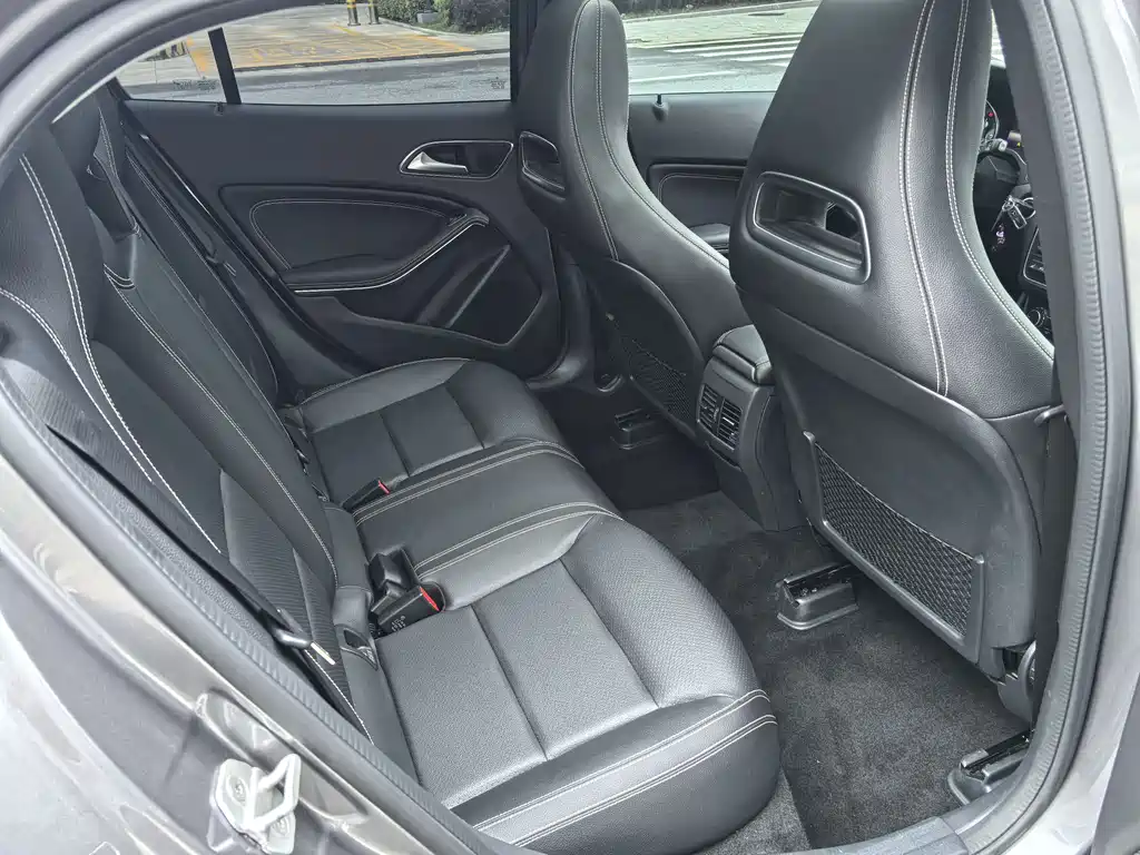 Mercedes-Benz GLA 2015 — фото 12
