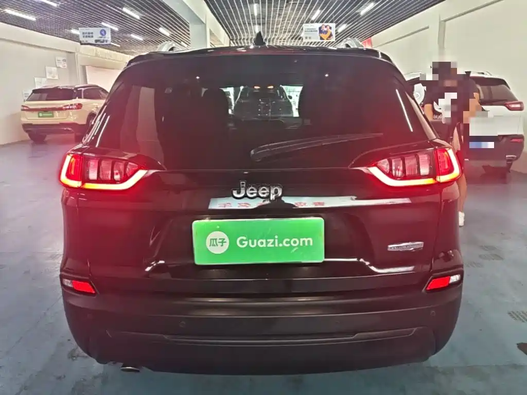 Jeep Cherokee 2020