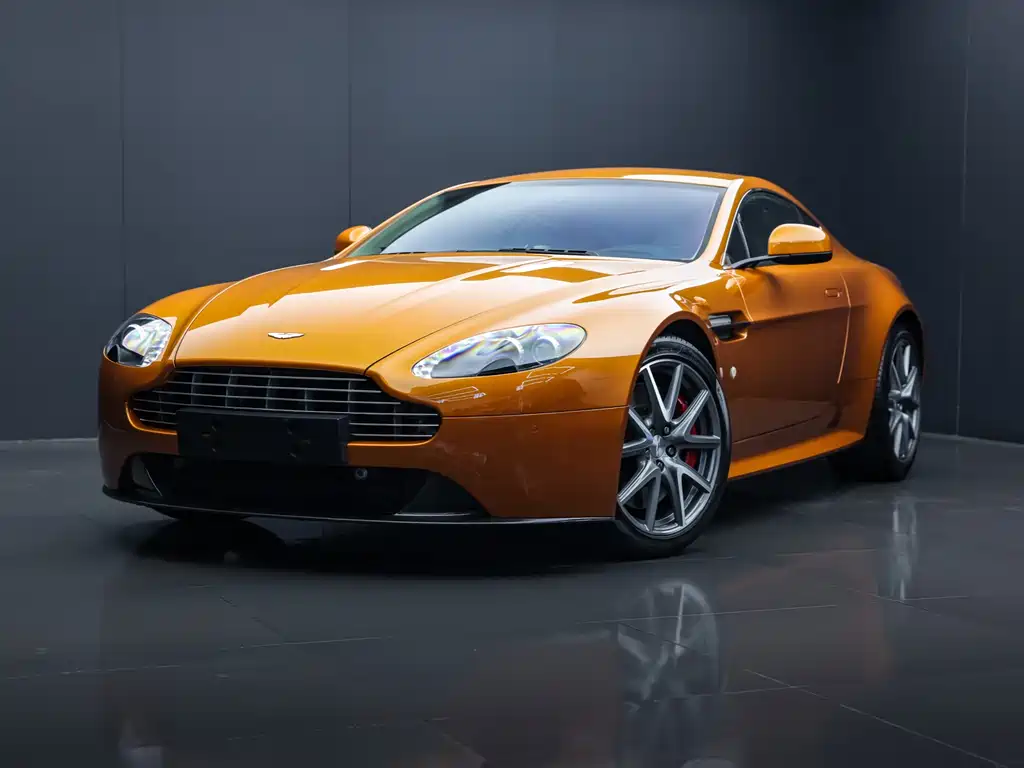 Aston Martin V8 Vantage 2013 — фото 4
