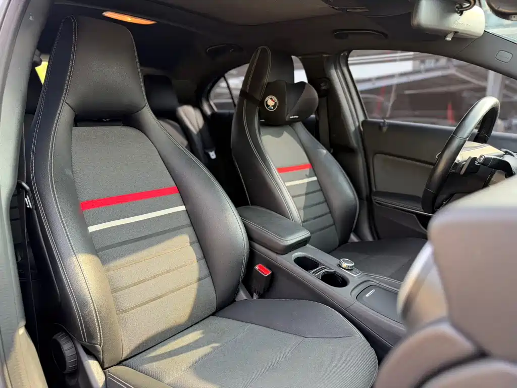 Mercedes-Benz A-Class 2015 — фото 18