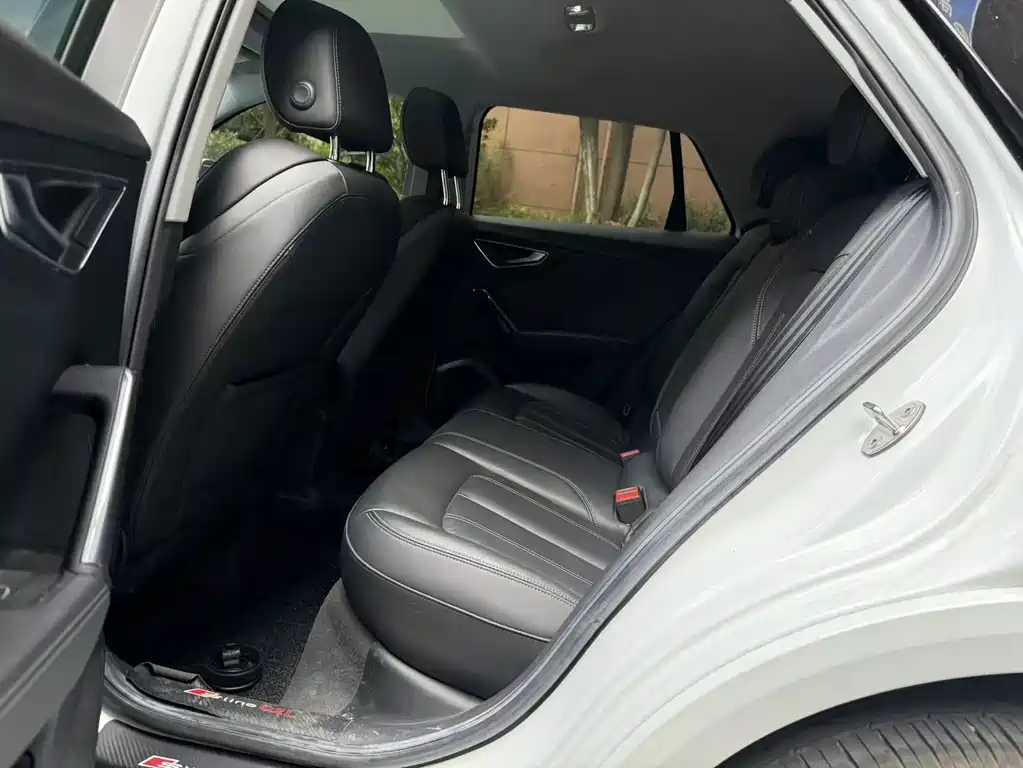 Audi Q2L 2023
