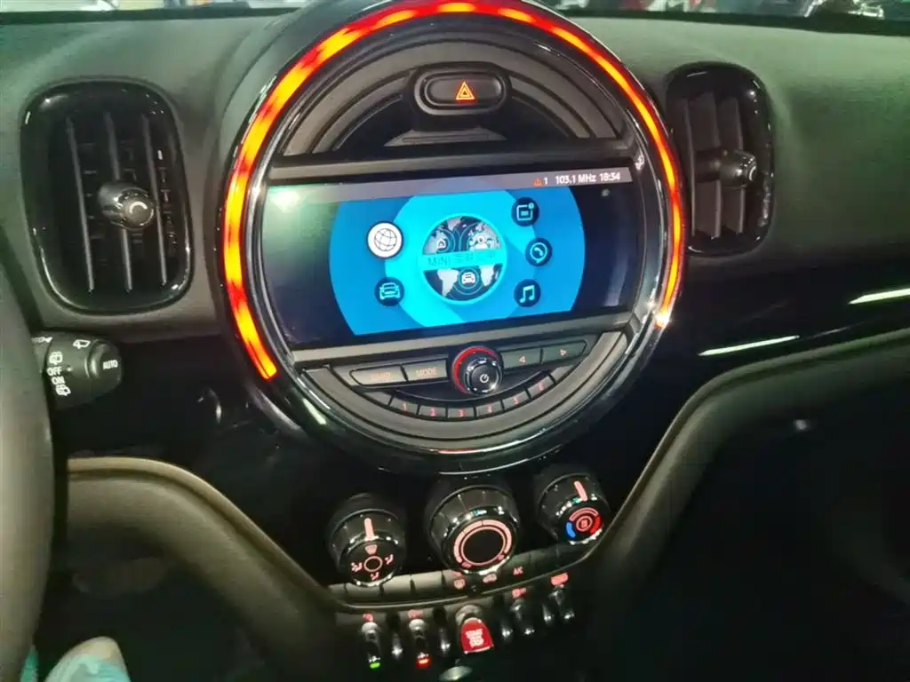 MINI Countryman 2020 — фото 13
