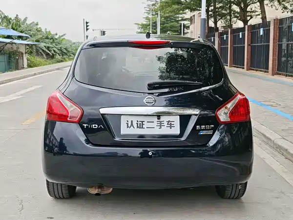 Nissan Tiida 2011