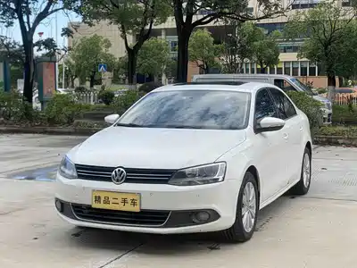 Volkswagen Sagitar 2014
