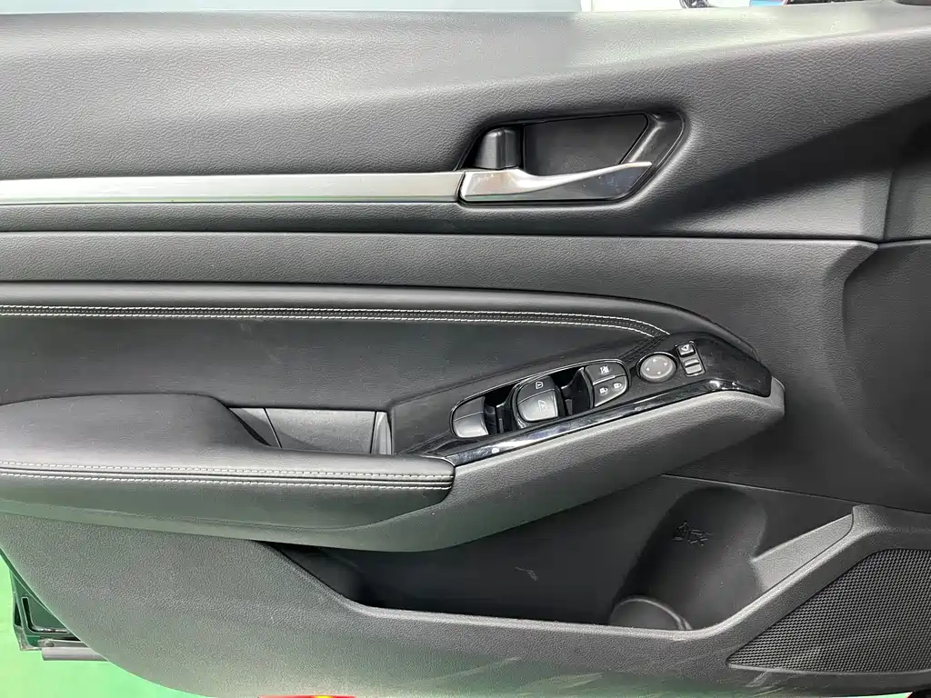 Nissan Teana 2022 — фото 19