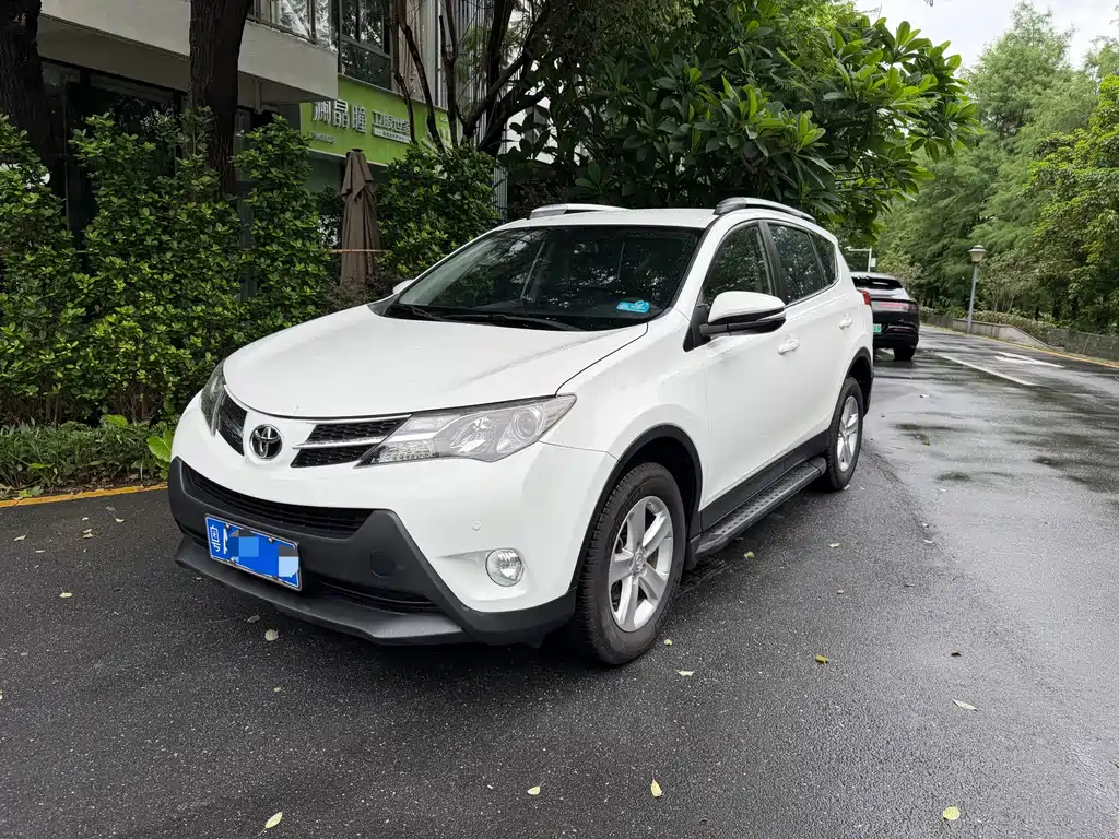 Toyota RAV4 2014