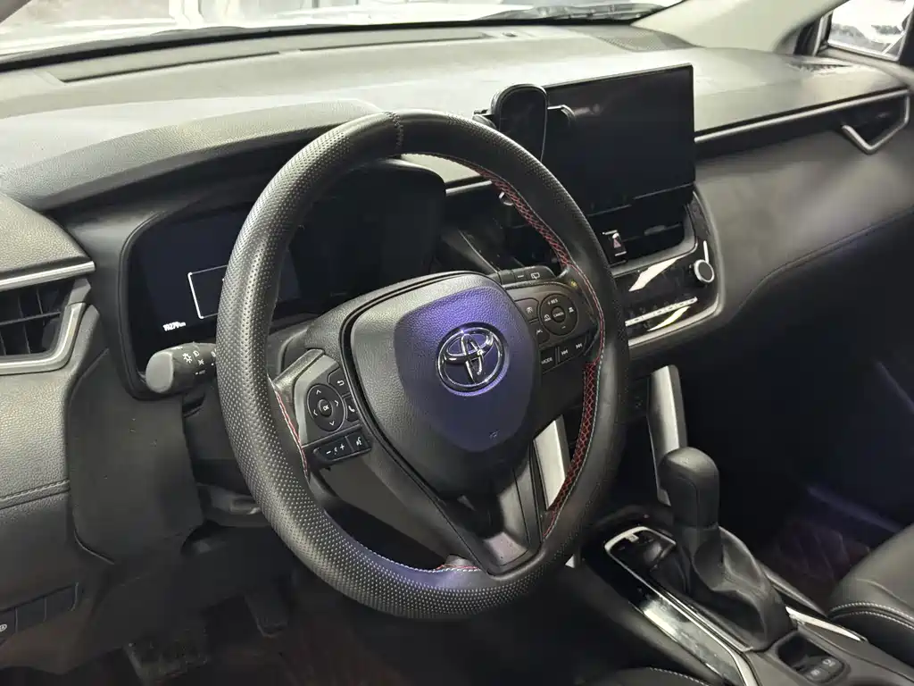Toyota Corolla Cross 2024 — фото 4