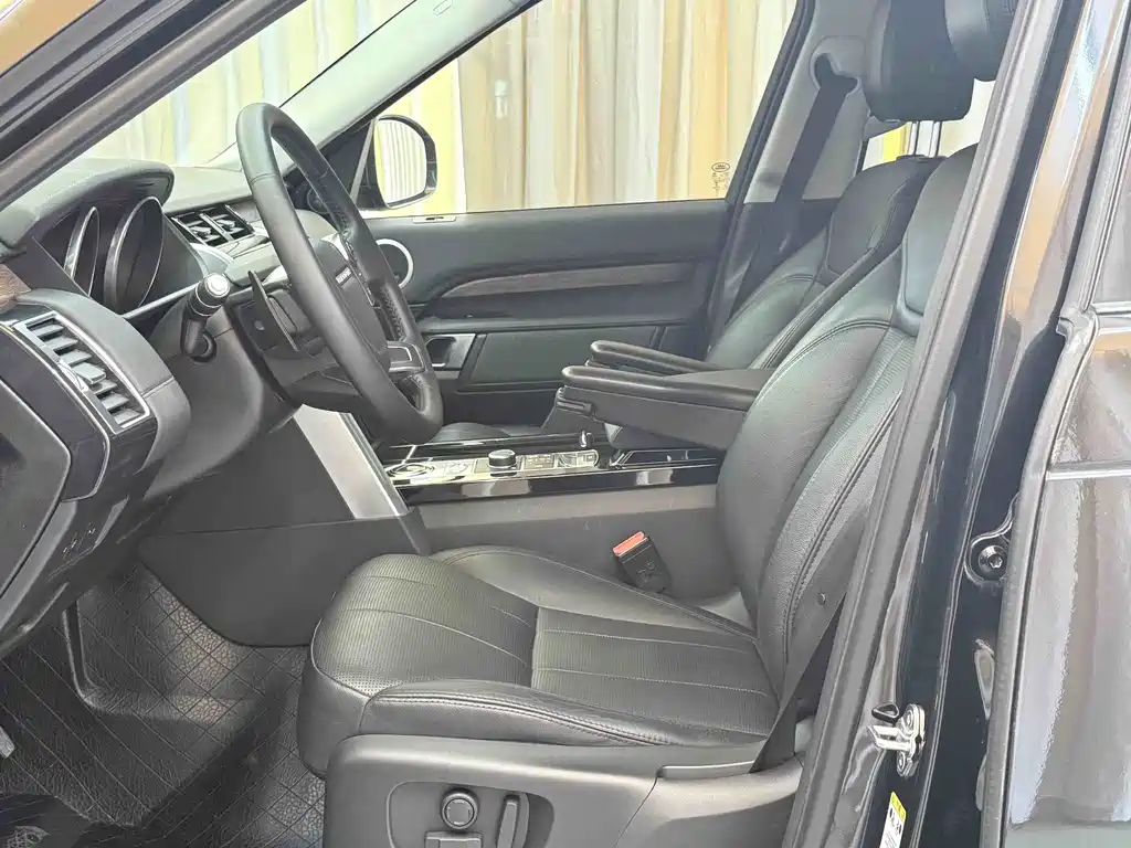 Land Rover Discovery 2017 — фото 12