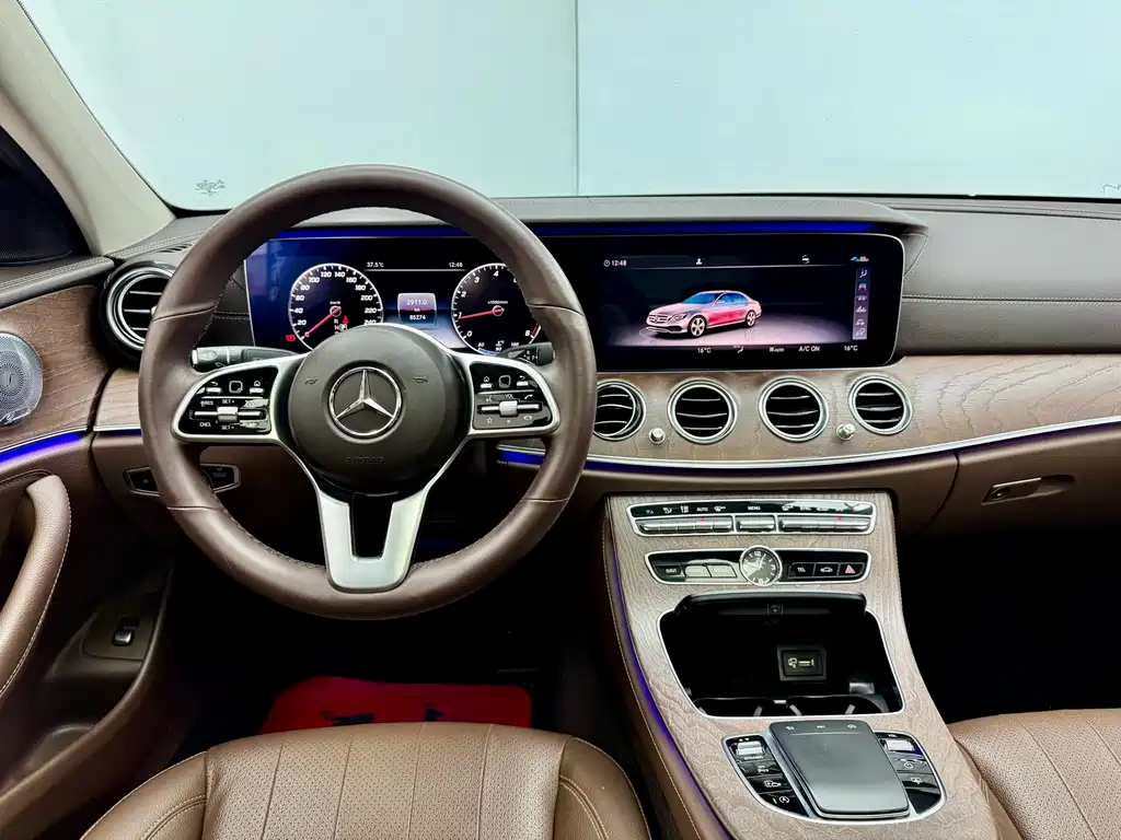 Mercedes-Benz E-Class 2020 — фото 19