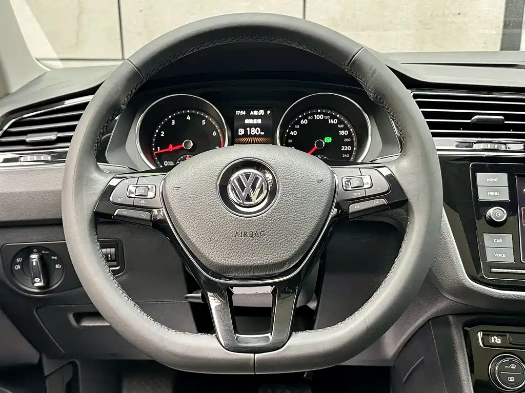 Volkswagen Tiguan L 2019 — фото 14