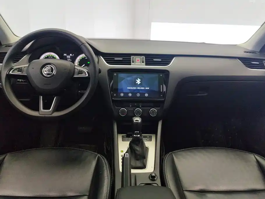 Skoda Octavia 2019 — фото 12