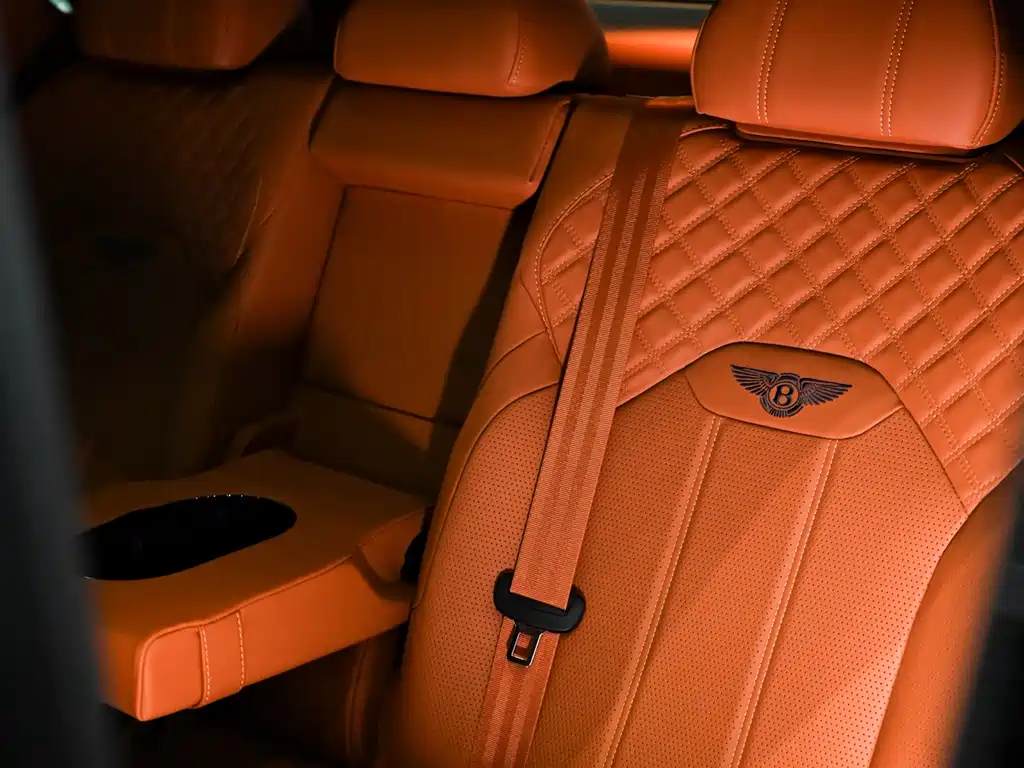 Bentley Bentayga 2021 — фото 8