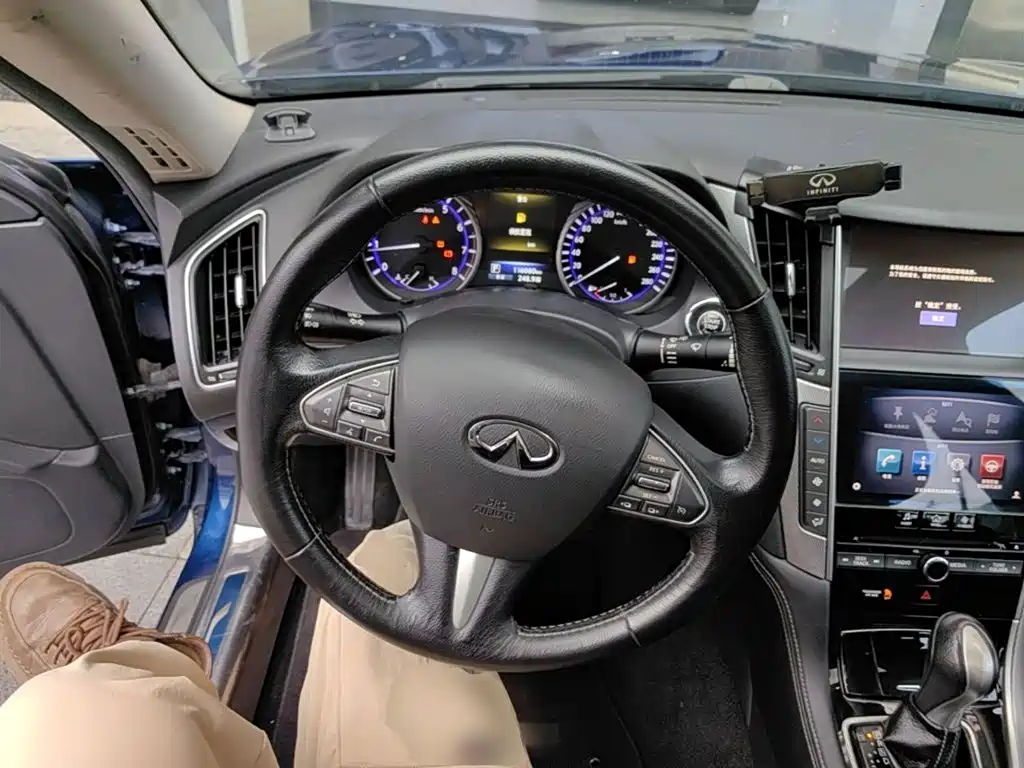 Infiniti Q50L 2016 — фото 11