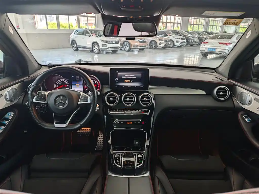 Mercedes-Benz GLC AMG 2018 — фото 9