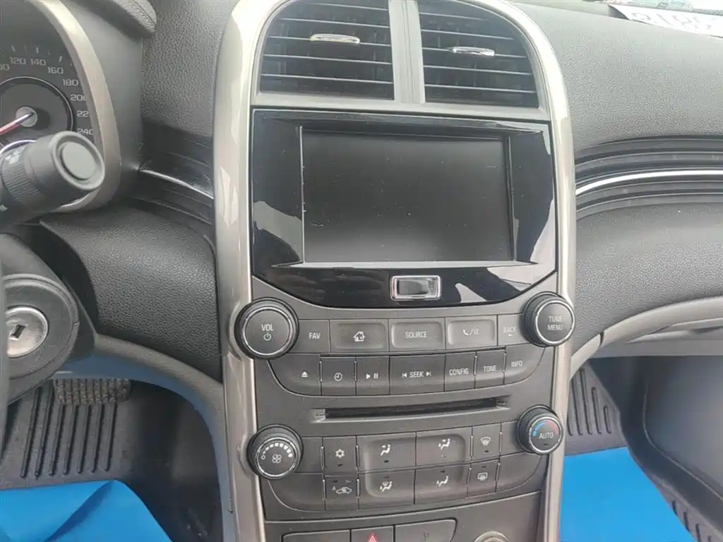 Chevrolet Malibu 2015 — фото 13