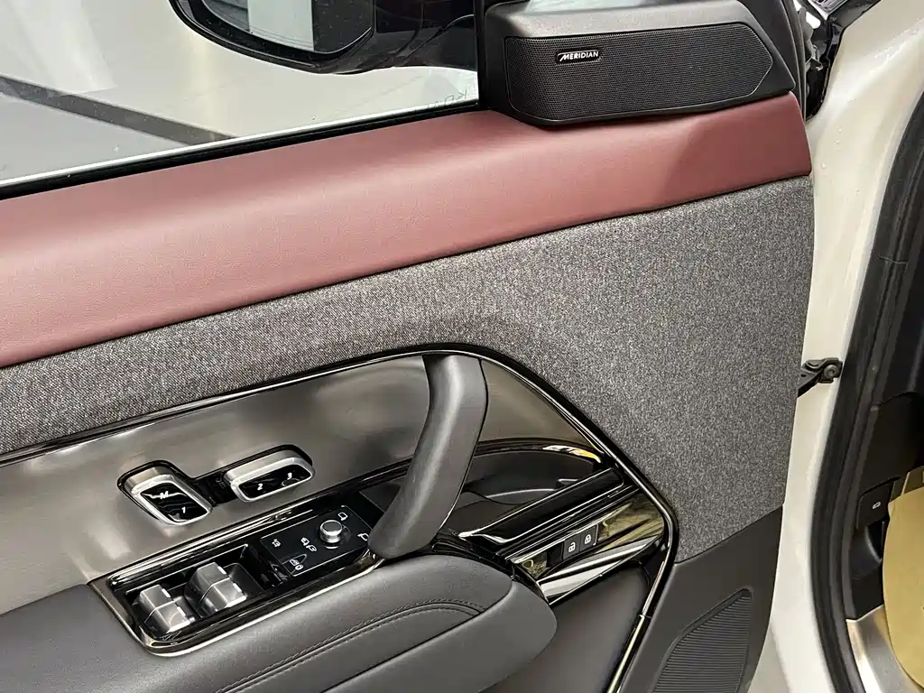 Land Rover Sport 2024 — фото 11
