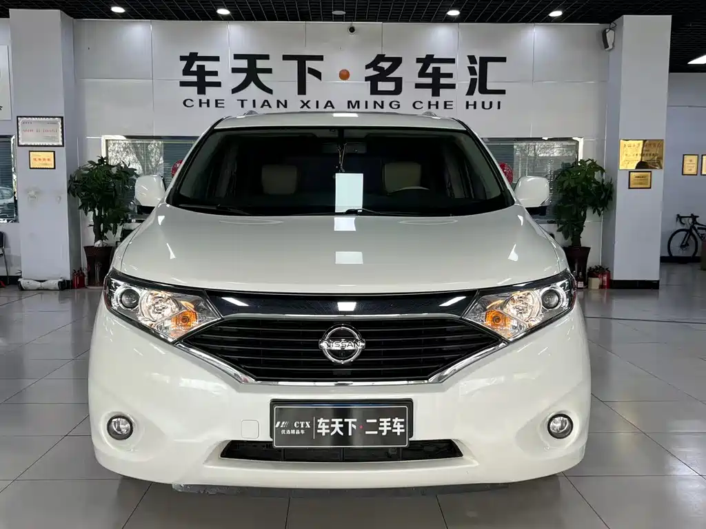Nissan Quest 2017 — фото 2