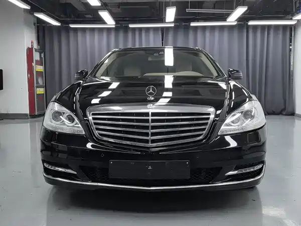 Mercedes-Benz S-Class 2012