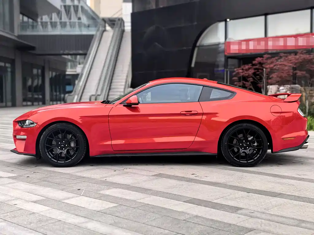 Ford Mustang 2019 — фото 4