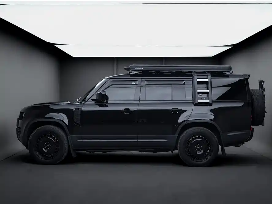 Land Rover Defender 2023 — фото 3