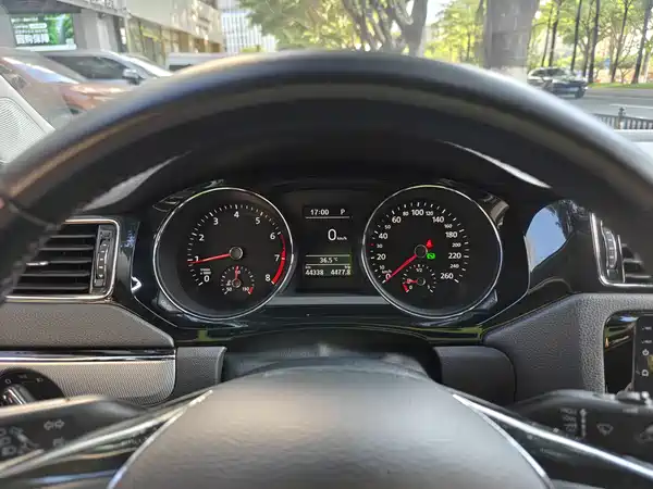 Volkswagen Sagitar 2018